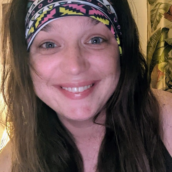 Meet your Posher, Jessica🩷 - Picture 10 of 10